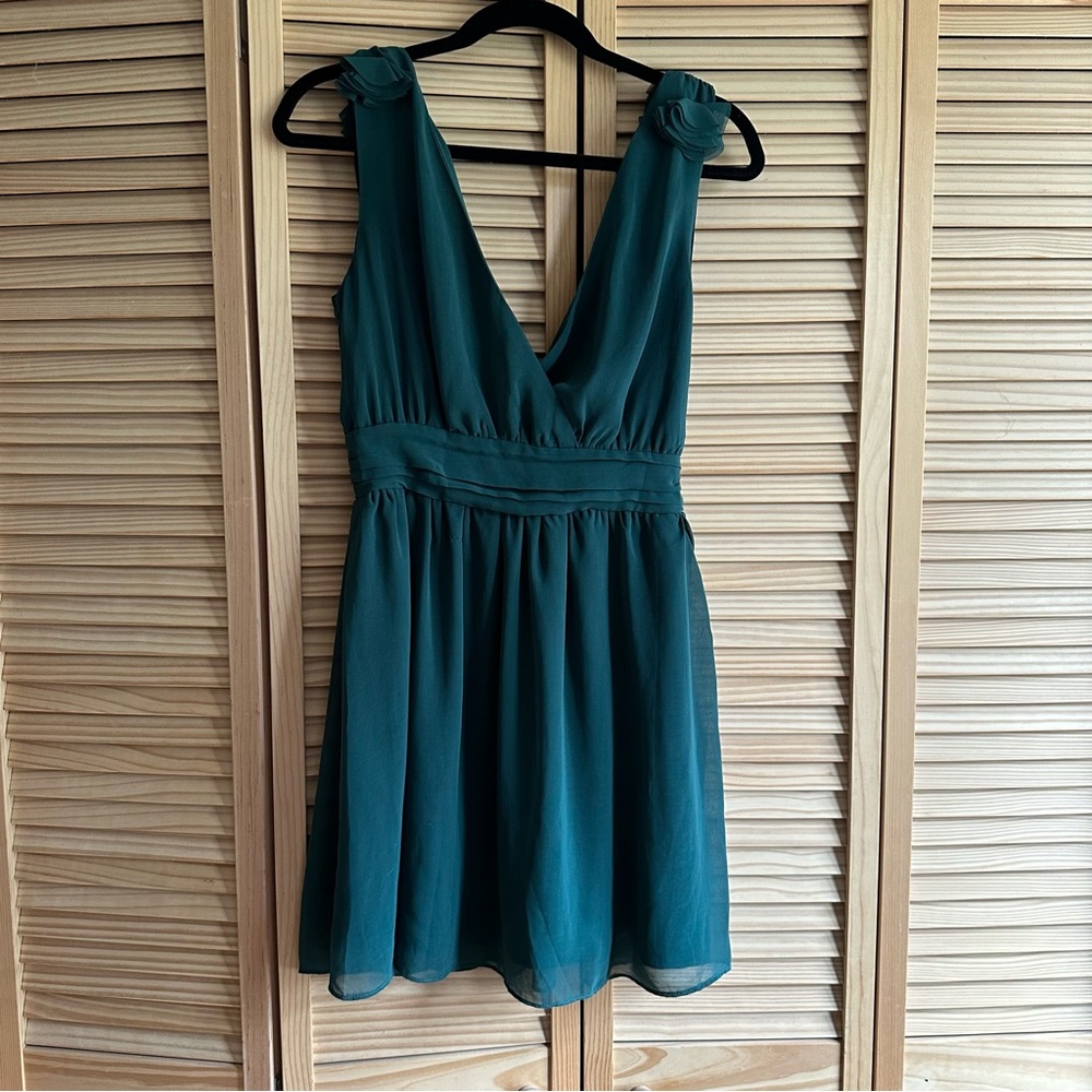 Paraella Emerald Green V-Neck Mini Dress